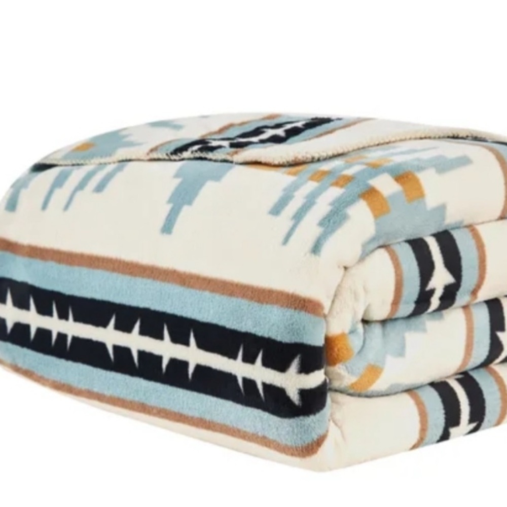 💖🌸Pendleton Plush Blanket, Trail Ridge - Picture 2 of 4